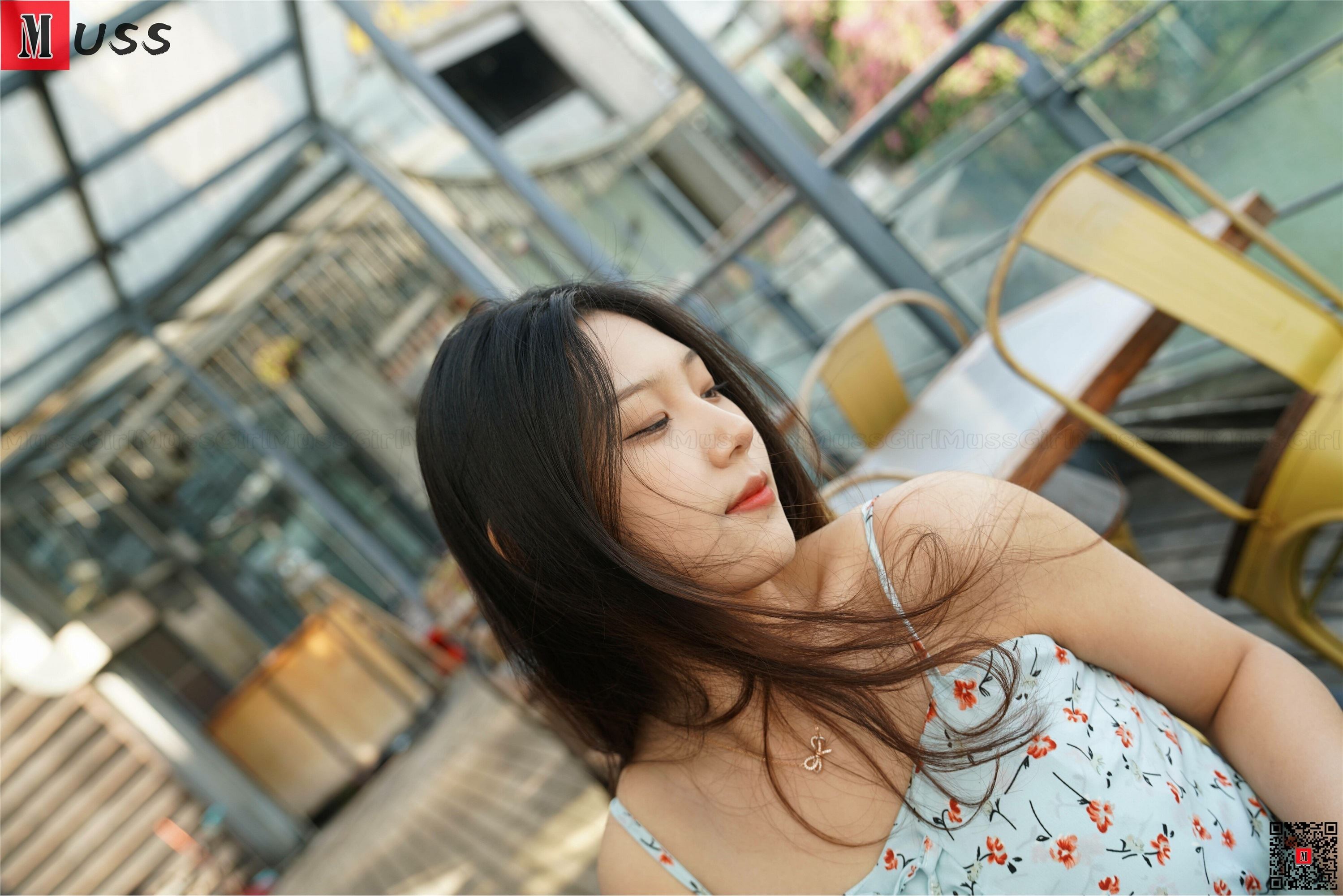 MussGirl慕丝女郎  NO.204 户外碎花肉丝高跟美女